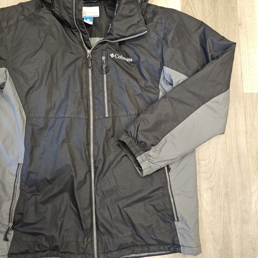 Columbia Men's Dark and Light Gray Water Resistant Winter Coat - Picture 4 of 11